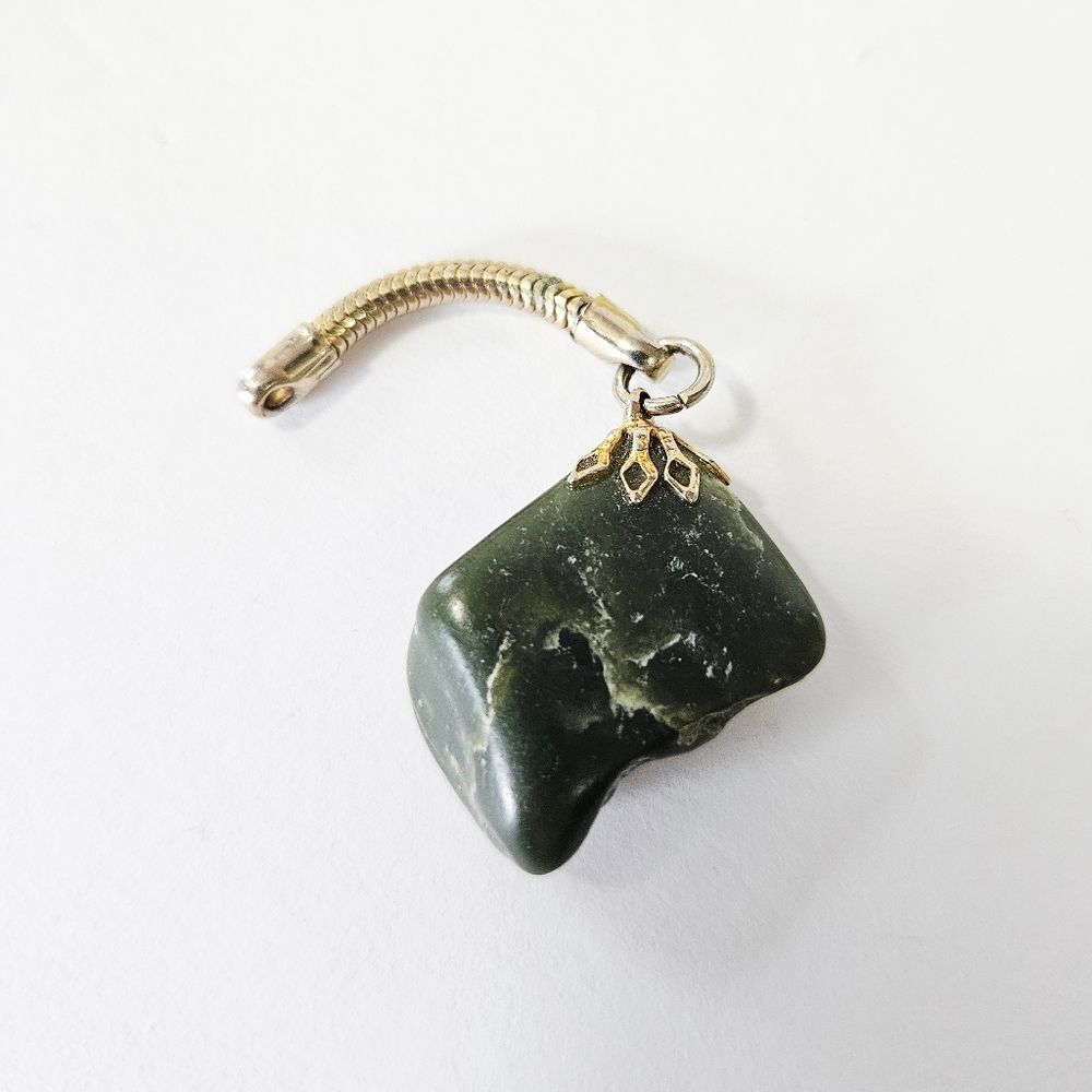 Vintage Tumbled Jade Stone Nephrite Gold Tone Setting Serenity Pendant Keychain